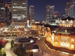 東京駅丸ノ内駅前ロータリー（北）方向の夜景を望む