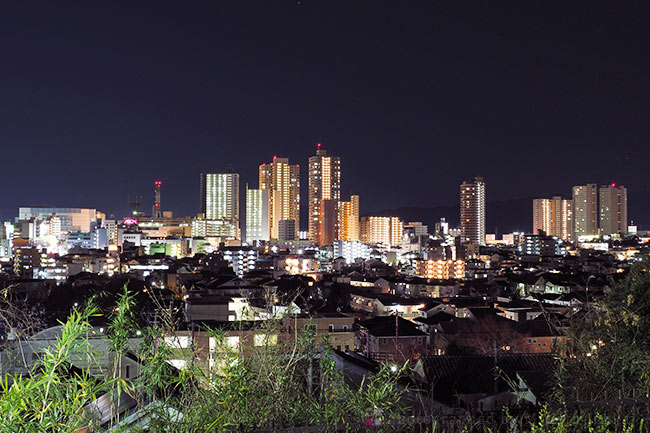 橋本駅周辺（南）方向の夜景を望遠で捉える