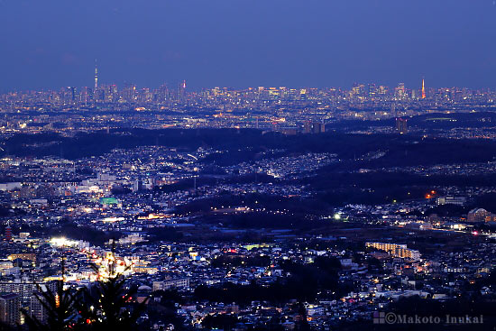 東京スカイツリー・東京タワーを望遠で捉える