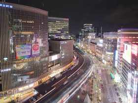 東京高速道路・マロニエゲート銀座（北東）方向の夜景を望む