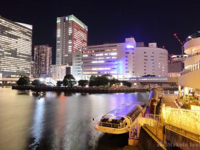 横浜駅（北）方向の夜景を望む