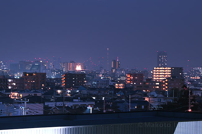 東京スカイツリー（東北東）方向の夜景を望遠で捉える